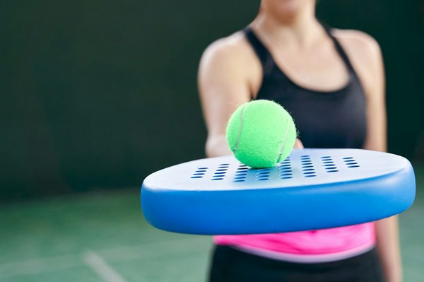 Choisir la raquette de padel : guide pour débutants et pros